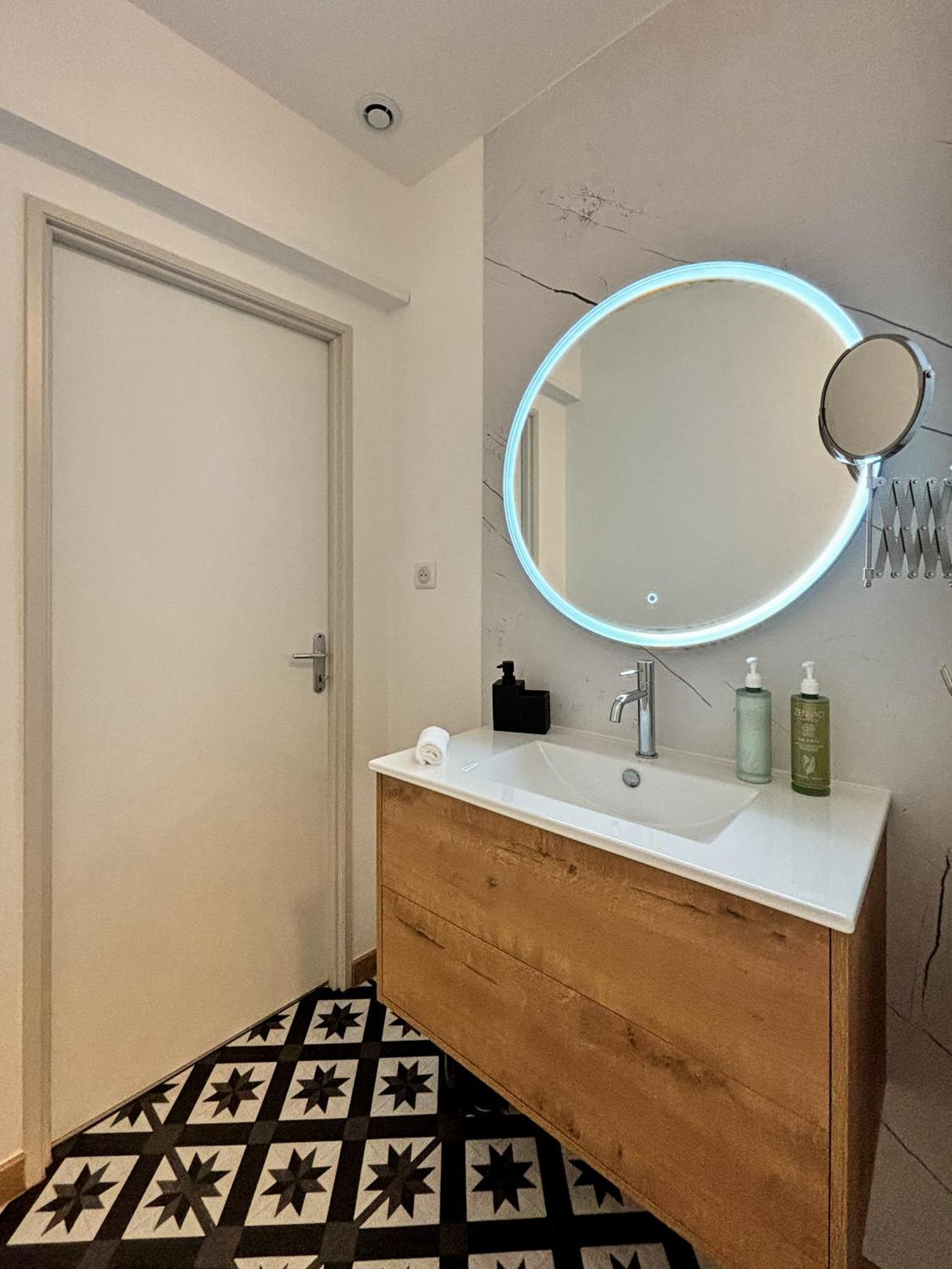Le Oliva Chez Les M By Primo Conciergerie Apartment เนอแวร์ ภายนอก รูปภาพ