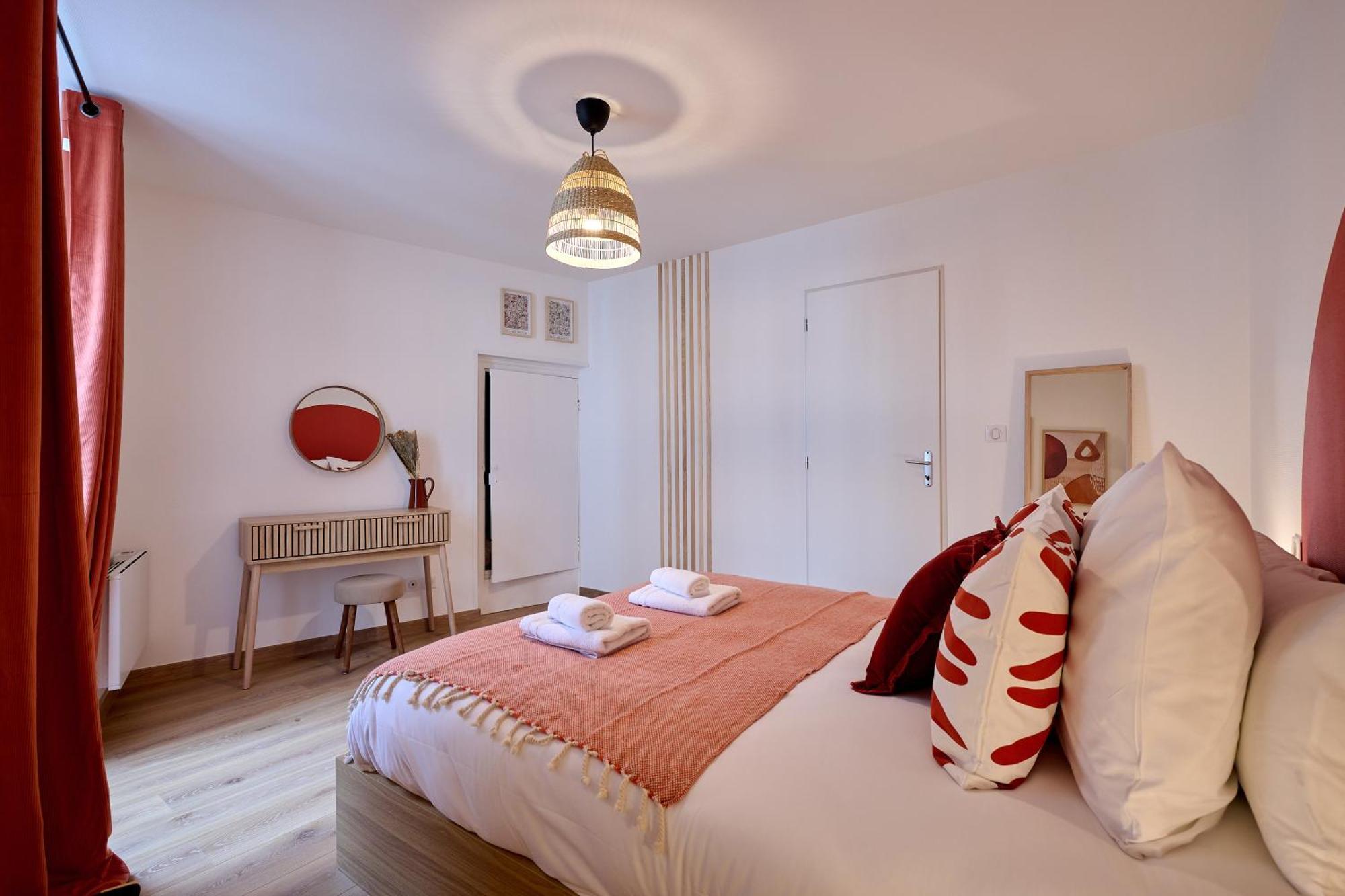 Le Oliva Chez Les M By Primo Conciergerie Apartment เนอแวร์ ภายนอก รูปภาพ