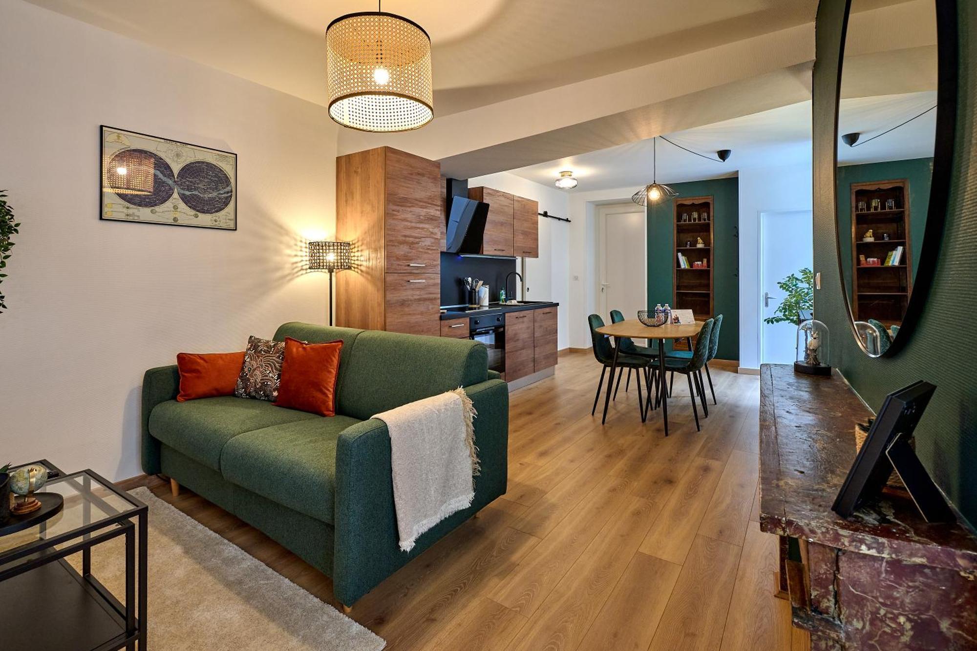 Le Oliva Chez Les M By Primo Conciergerie Apartment เนอแวร์ ภายนอก รูปภาพ