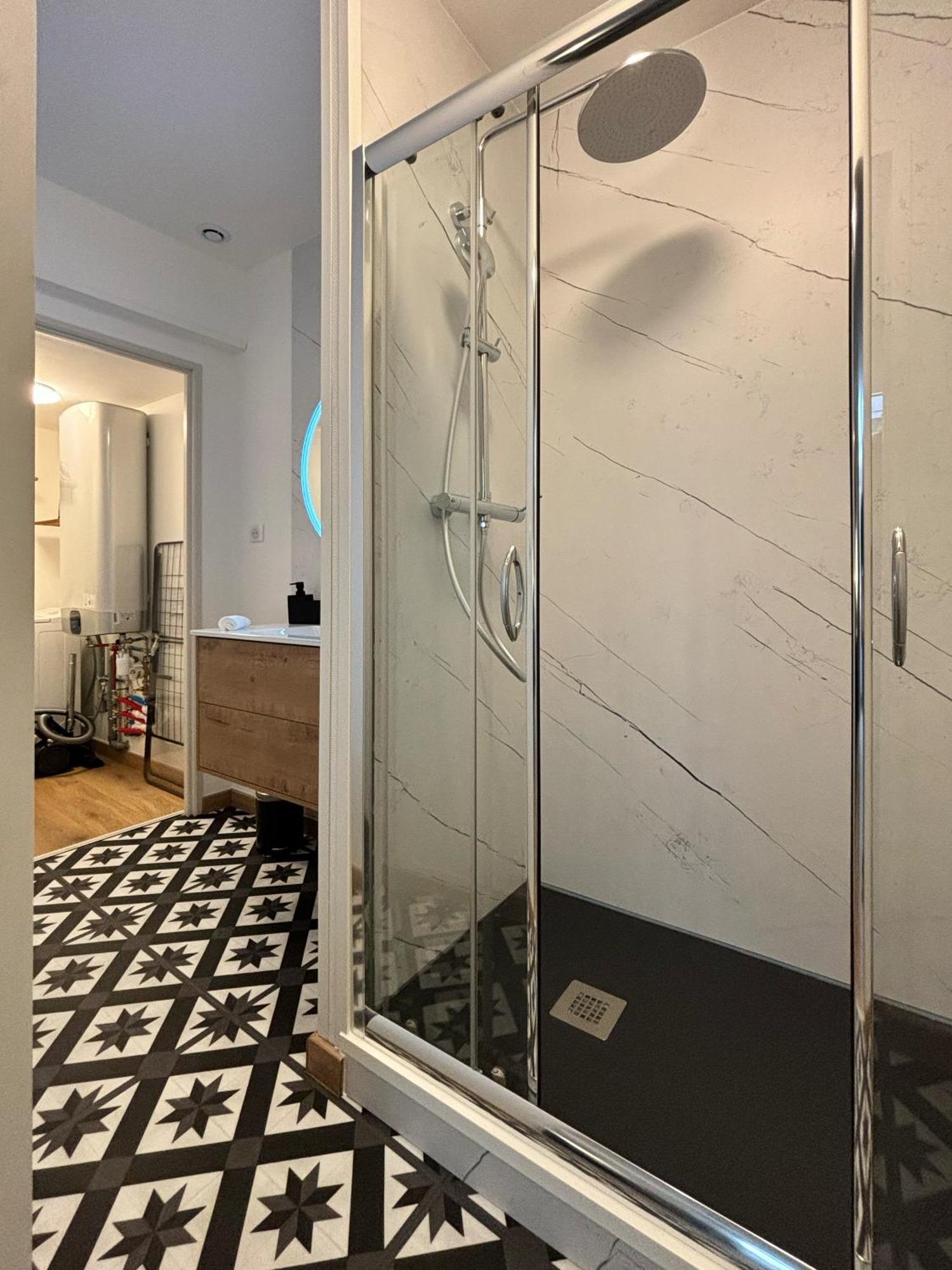 Le Oliva Chez Les M By Primo Conciergerie Apartment เนอแวร์ ภายนอก รูปภาพ