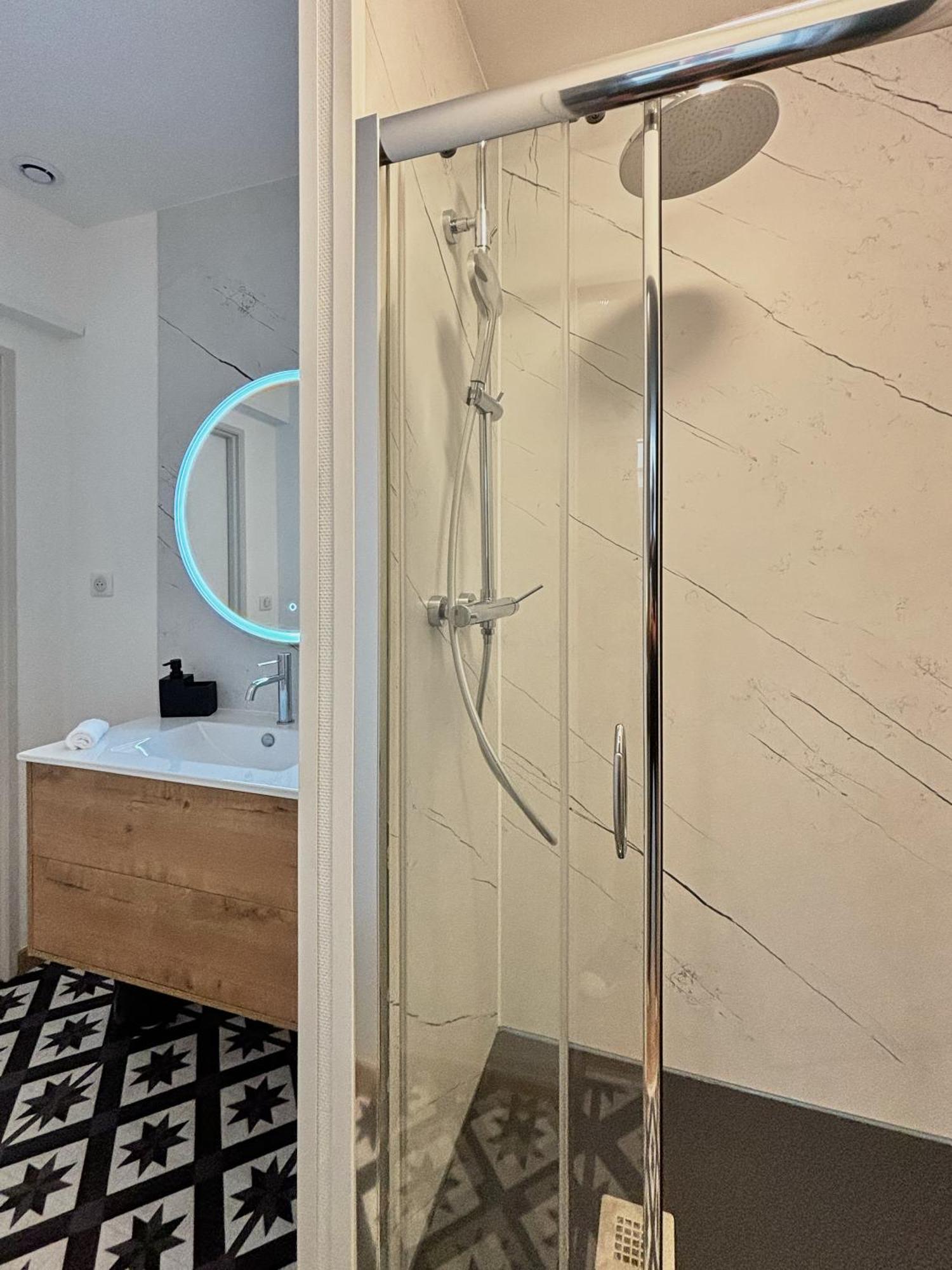 Le Oliva Chez Les M By Primo Conciergerie Apartment เนอแวร์ ภายนอก รูปภาพ