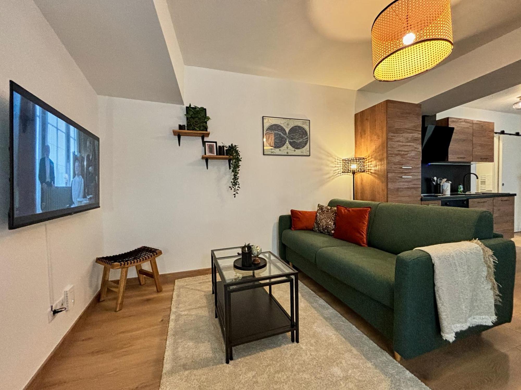 Le Oliva Chez Les M By Primo Conciergerie Apartment เนอแวร์ ภายนอก รูปภาพ