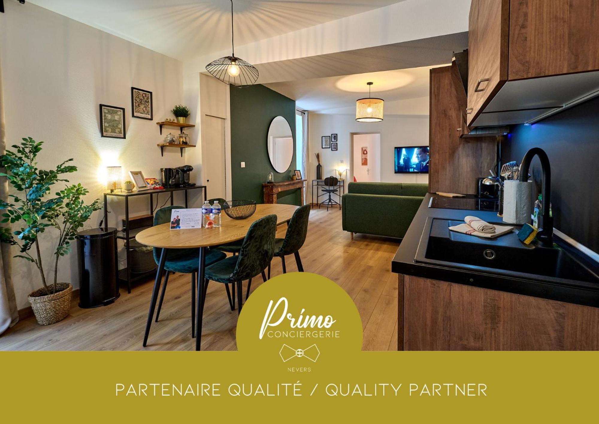 Le Oliva Chez Les M By Primo Conciergerie Apartment เนอแวร์ ภายนอก รูปภาพ